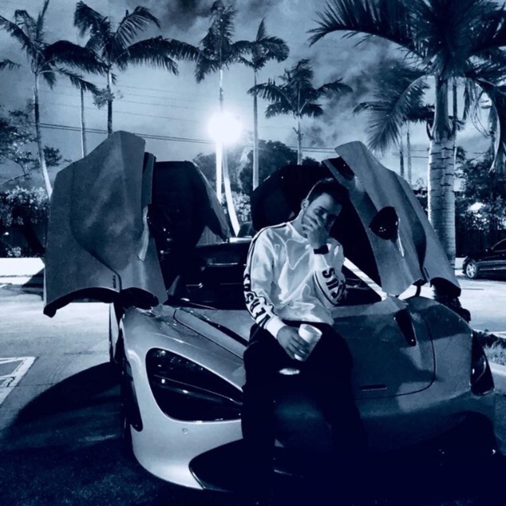 Meet your Posher, Mia